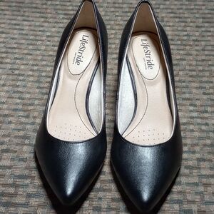 Life Stride Sevyn Heirloom Black Heels Elegant Soft System Design.